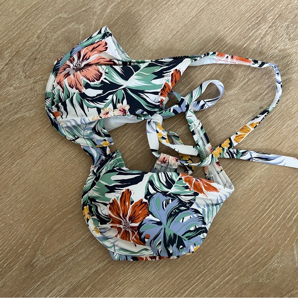NWT roxy bikini top - Picture 8 of 8